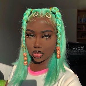 Meet your Posher, Destiny